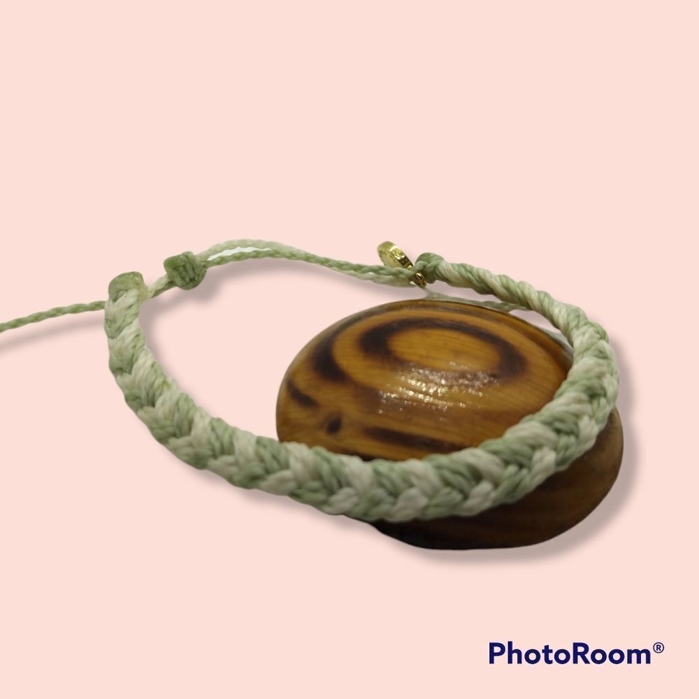 Pura vida green braided bracelet‎